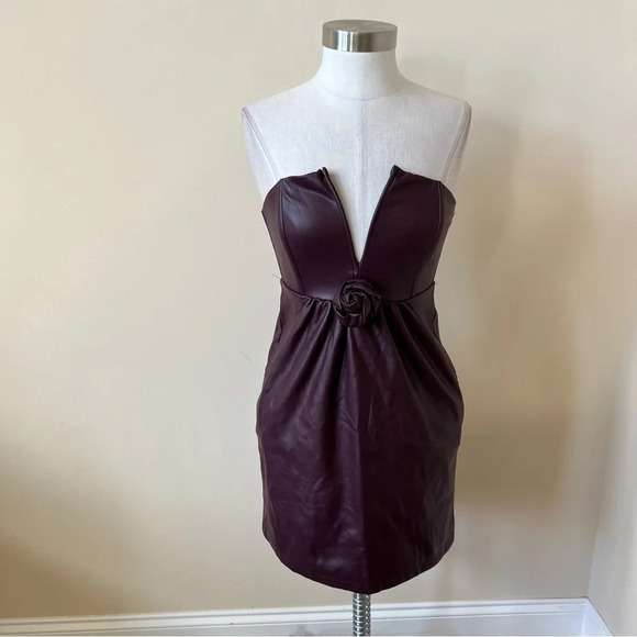Ashley Park vegan leather notch neck rosette dress 17219 - Picture 4 of 10